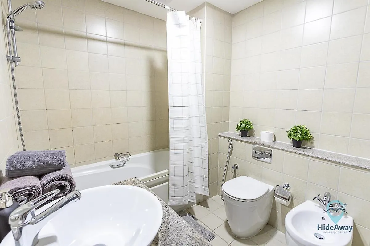 1Br Modern, Stylish L Mins To Beach L Dubai Marina 0*,  Birleşik Arap Emirlikleri
